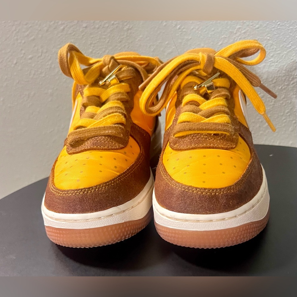 LIKE NEW Nike Low Air Force 1 '07 SE First Use DA8302-101 Sneakers Shoes - Picture 4 of 16